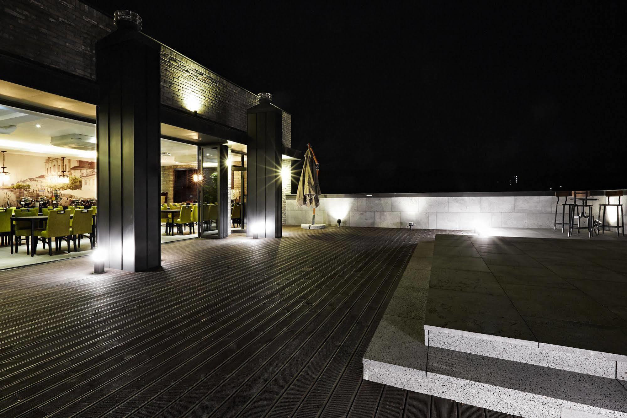 Chungbuk Inno City Namoo Hotel Eumseong Exterior photo