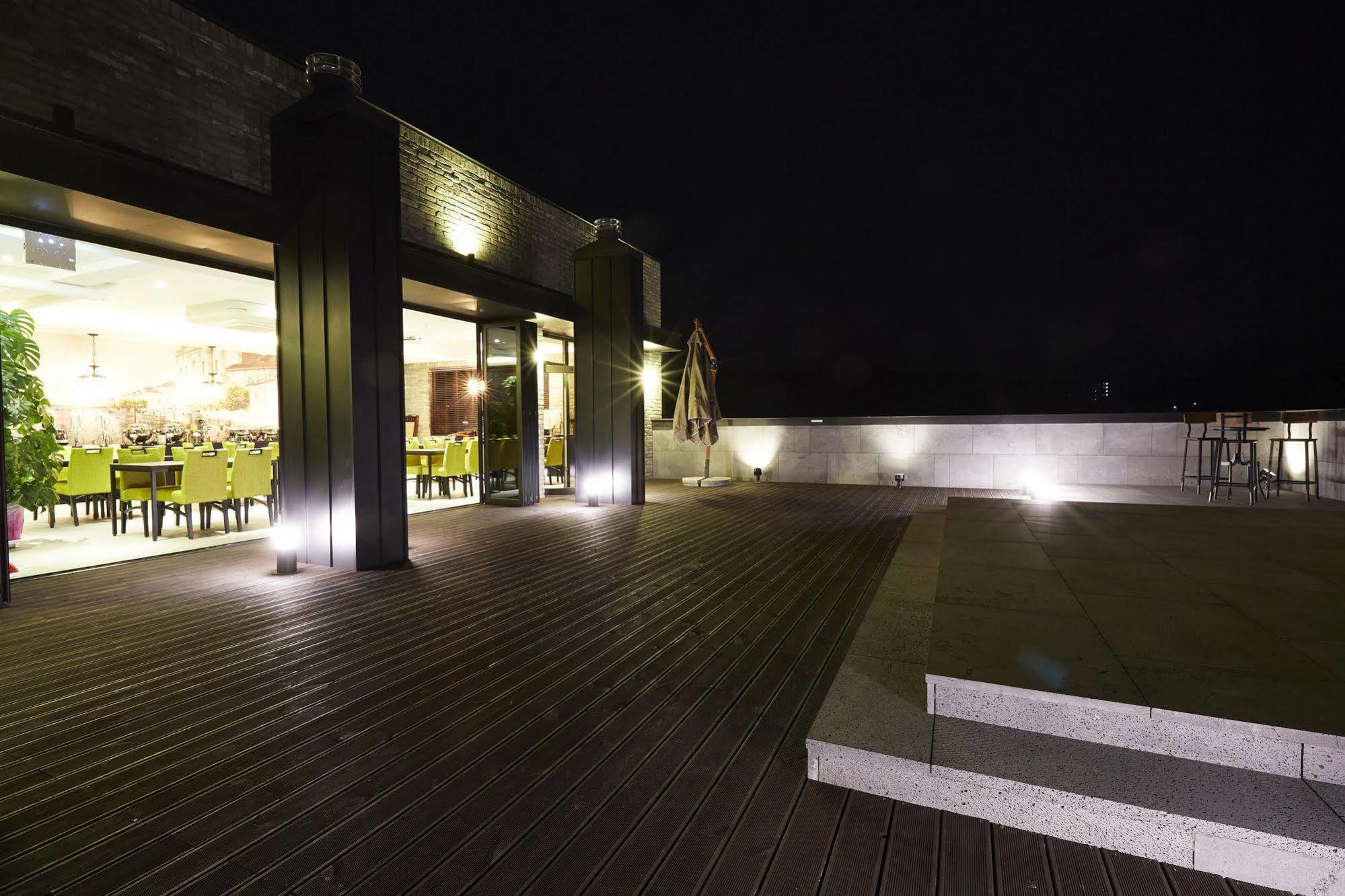 Chungbuk Inno City Namoo Hotel Eumseong Exterior photo