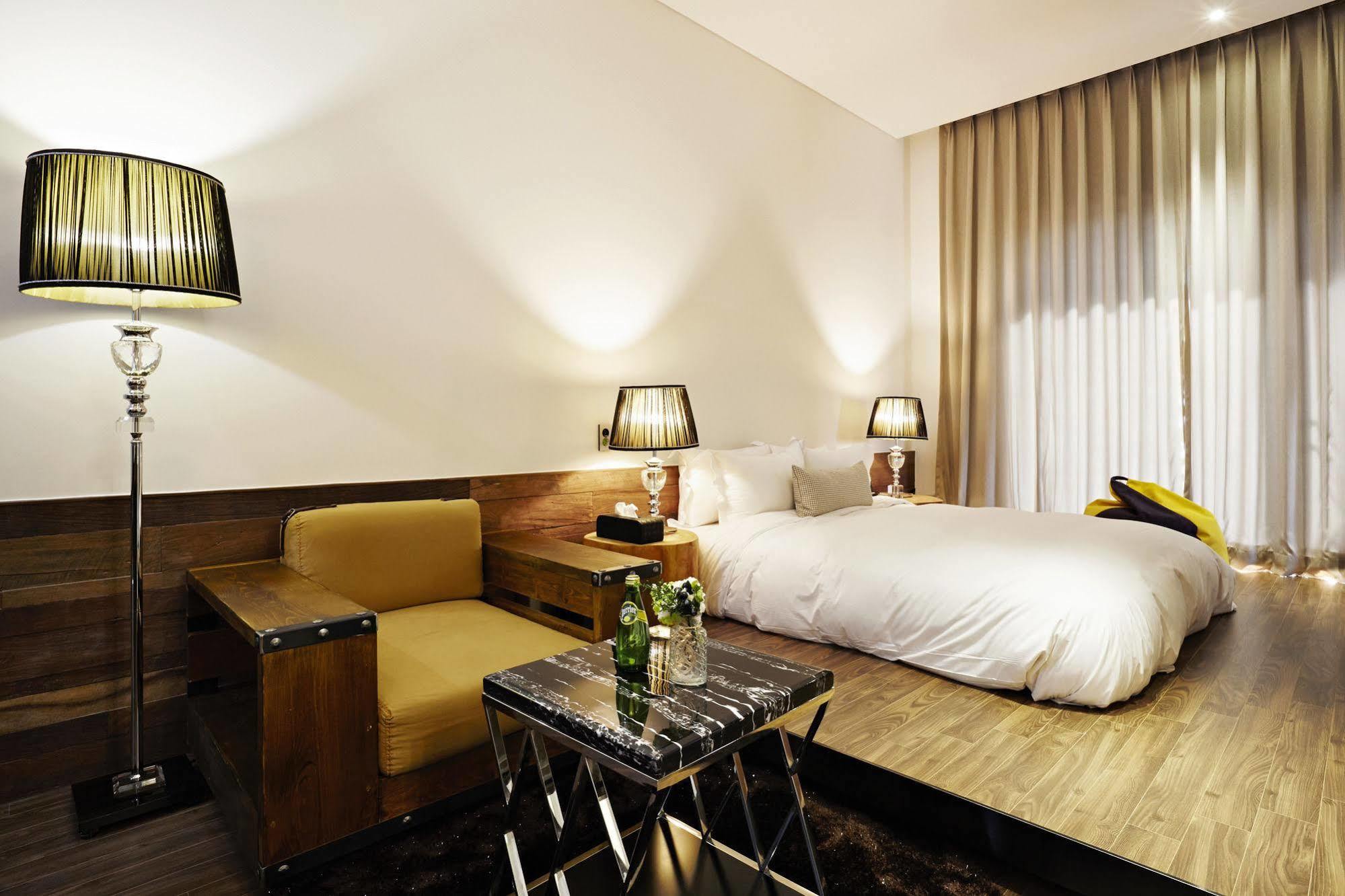 Chungbuk Inno City Namoo Hotel Eumseong Exterior photo