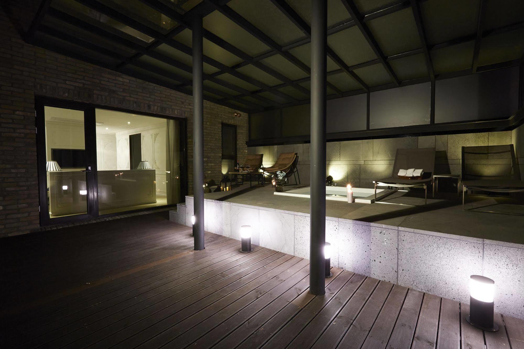 Chungbuk Inno City Namoo Hotel Eumseong Exterior photo